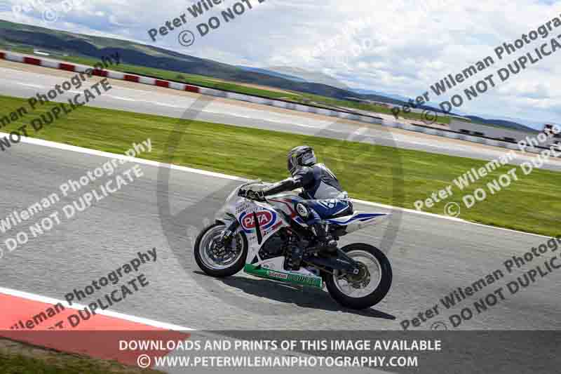 cadwell no limits trackday;cadwell park;cadwell park photographs;cadwell trackday photographs;enduro digital images;event digital images;eventdigitalimages;navarra;no limits trackdays;peter wileman photography;racing digital images;trackday digital images;trackday photos